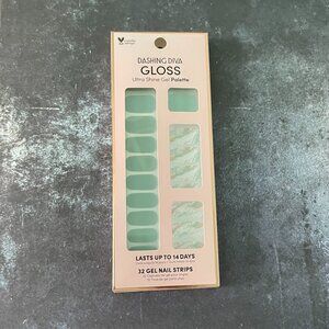 Dashing Diva Gel Nail Strips - Tea Leaves